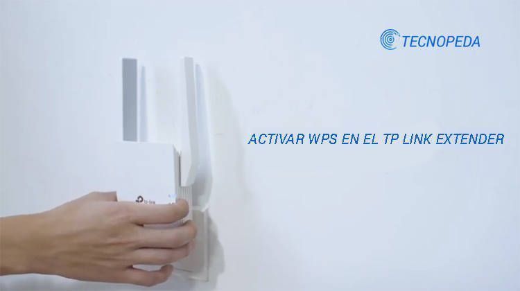 Activar el WPS en el Tp-Link RE505X fotografía de un tp link extender RE505x enchufado y con los leds encendidos