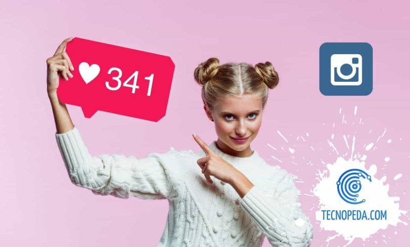 Influencer señalando sus seguidores en Instagram