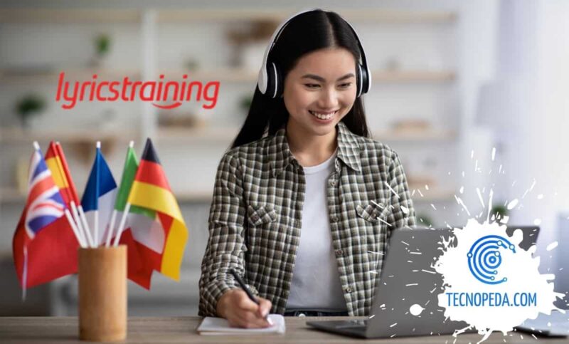 Mujer Joven aprendiendo idiomas con el ordenador